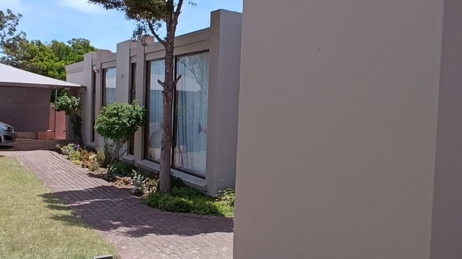 3 Bedroom Property for Sale in Vredenburg Western Cape